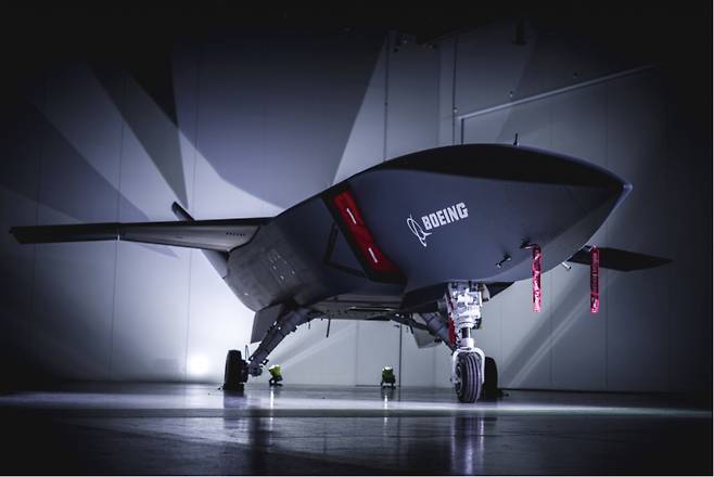 미국 보잉사가 개발한 무인 전투기 MQ-28 고스트 배트(Ghost Bat)의 모습이다. 미국 공군이 AI 기반 무인 전투기 개발에 착수하기로 했다. /로이터=뉴스1