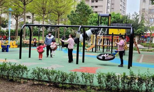 대만 내 공원의 대만 시민. 연합뉴스