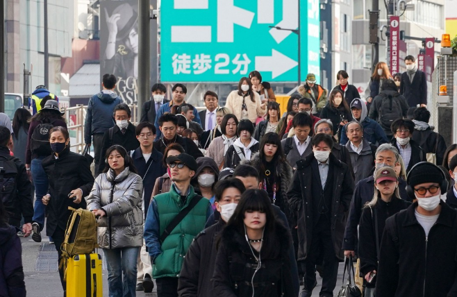 일본 도쿄 출근 풍경. AFP 연합뉴스 자료사진