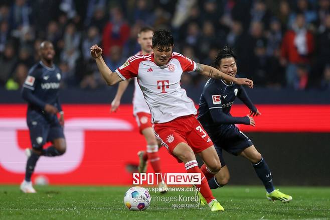 ▲ 독일 축구전문지 키커가 바이에른 뮌헨과 라치오의 UEFA 챔피언스리그 16강 2차전의 선발 명단을 예측하며 김민재를 제외했다. 시즌 내내 김민재에게 인색한 평점을 내리던 키커의 주장이라 한결같다는 평가다.