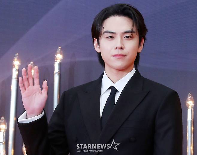 배우 김도훈이 31일 오후 서울 영등포구 여의도동 KBS 신관홀에서 진행된 '2023 KBS 연기대상' 레드카펫에 참석해 포즈를 취하고 있다. 2023.12.31 /사진=김창현