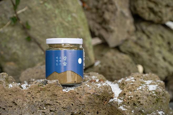 농부가 밭으로 나갈 때 호박잎이나 연잎에 싸서 다니던 제주 전통주의 일종, 강술