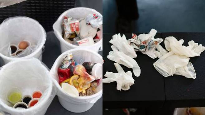 관객에게 제공된 쓰레기가 가득 든 흰색 통(왼쪽)과 라텍스 장갑(오른쪽).