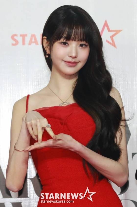 아이브 장원영이 14일 필리핀 아레나에서 열린 '2023 아시아 아티스트 어워즈 인 필리핀'(2023 Asia Artist Awards IN THE PHILIPPINES, 이하 '2023 AAA') 레드카펫 행사에 참석해 포즈를 취하고 있다.  '2023 AAA'는 스타뉴스가 주최하고 Asia Artist Awards 조직위원회, TONZ 엔터테인먼트, PULP Live World가 공동 주관한다. 그룹 아이브(IVE) 장원영, 가수 강다니엘, 그룹 제로베이스원 성한빈이 MC를 맡았다. 2023.12.14 /사진=이동훈