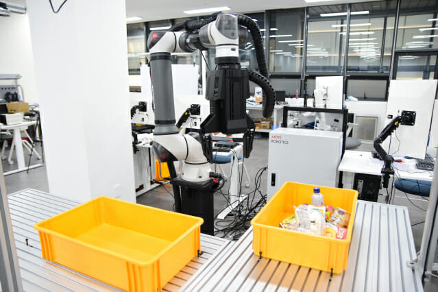 에이딘로보틱스 물류용 로봇 피킹 솔루션 (사진=에이딘로보틱스)