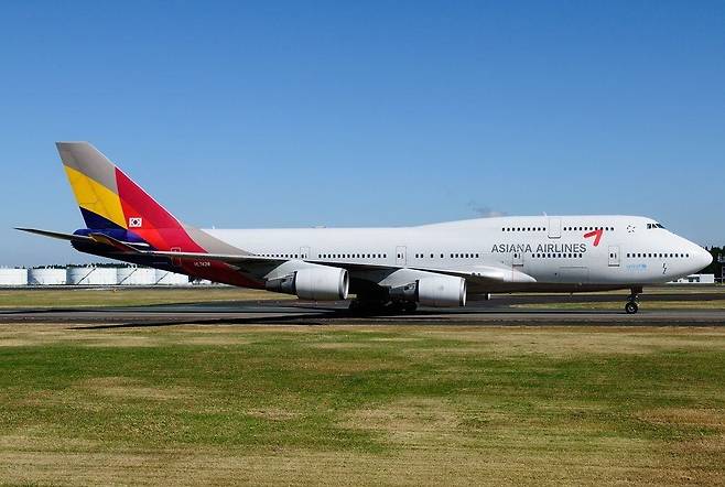 이달 말 퇴역을 앞둔 아시아나항공의 B747-400 항공기./국토교통부 제공