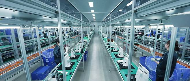 포스뱅크 공장에서 포스(POS) 단말기를 생산하고 있다. /포스뱅크 제공