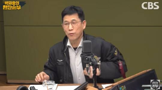 진중권 광운대 특임교수. CBS '박재홍의 한판승부' 갈무리.