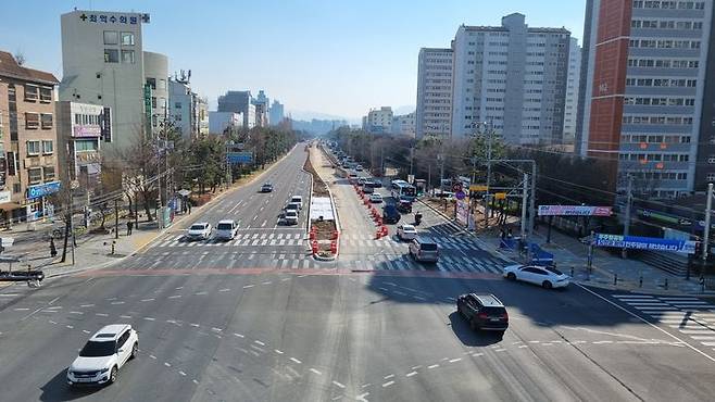 [창원=뉴시스] 경남 창원시 원이대로 S-BRT 설치 공사 현장. (사진=창원시청 제공). 2024.01.31. photo@newsis.com *재판매 및 DB 금지