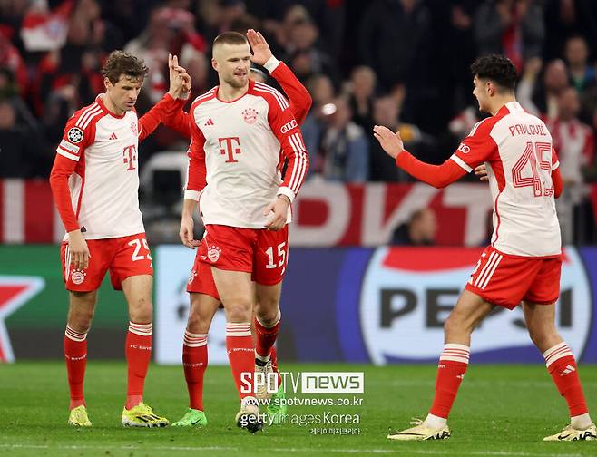 ▲ 바이에른 뮌헨은 2023-24시즌 유럽축구연맹(UEFA) 챔피언스리그(UCL) 16강 2차전에서 라치오를 3-0으로 꺾었다. 1차전 원정에서 당한 패배를 극복한 바이에른 뮌헨은 합계 스코어 3-1로 8강에 진출했다. 김민재는 결장했고 대신 출전한 에릭 다이어가 무실점 승리에 힘을 보태 희비가 엇갈렸다. 해리 케인도 다이어를 지지하고 나서 눈길을 끈다.