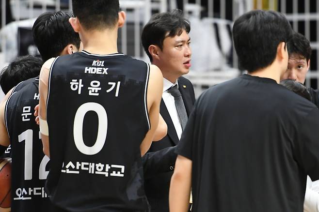 kt의 송영진 감독 [KBL 제공. 재판매 및 DB금지]