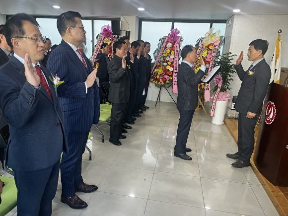 한국가스안전공사 충북본부와 한국열관리시공협회 충북도회가 8일 청렴·윤리 공동 실천 서약식을 개최했다. [사진=한국가스안전공사 충북본부]