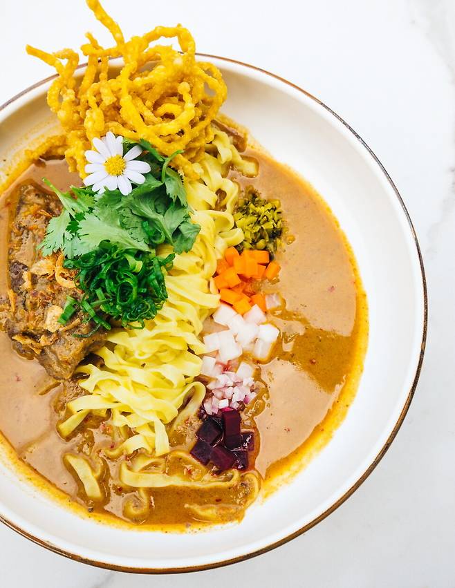 비빔 카우소이. 달고 짜고 시고 매콤하다