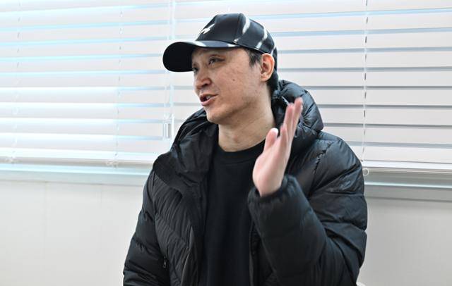 신영록이 지난달 16일 서울 강서구 솔병원에서 지도자로서의 꿈을 밝히고 있다. 최주연 기자