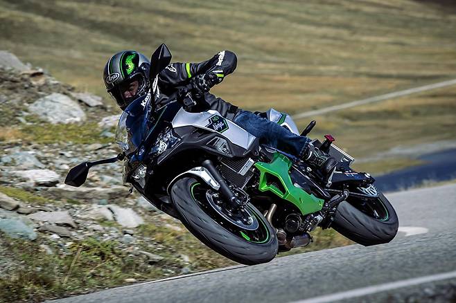 가와사키 닌자 7 하이브리드