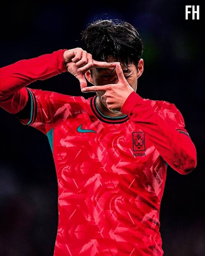 ▲ 한국 축구대표팀이 2024년부터 3월부터 착용할 홈 유니폼의 디자인이 유출됐다 ⓒ 푸티 헤드라인스