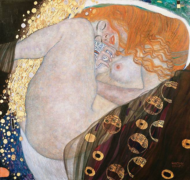 구스타프 클림트, 다나에, 1907~1908. 키스 이후 더욱 대담해진 클림프의 그림. 클림트의 황금시대에 그려진 작품으로 황금비로 변한 제우스가 묘사됐다. [게티이미지]