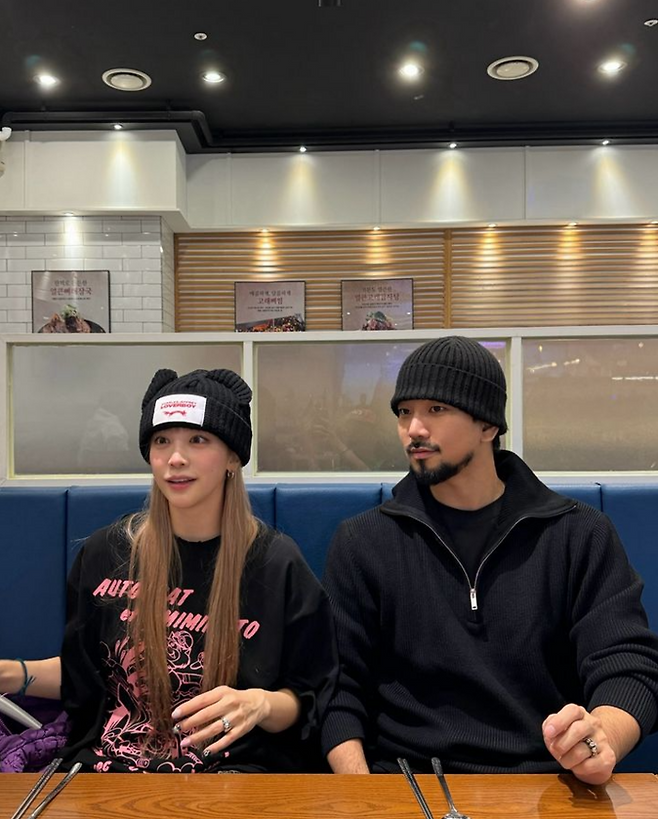 방송인 최예슬, 지오 부부. 사진 | 최예슬 개인 채널