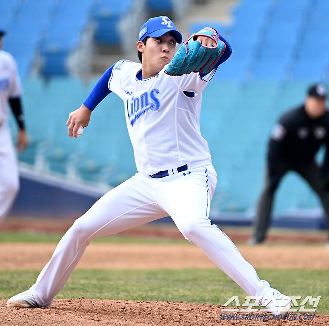 12일 대구삼성라이온즈파크에서 열린 KBO리그 LG와 삼성의 시범경기, 삼성 원태인이 역투 하고 있다. 대구=허상욱 기자wook@sportschosun.com/2024.03.12/