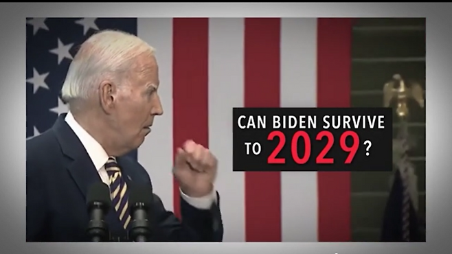 트럼프 전 대통령 측의 선거 광고. “바이든이 2029년까지 살 수 있을까?”라며 연설 도중 기침하는 장면을 편집했다.