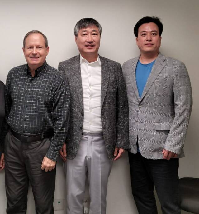 (왼쪽부터) 웨인 메릭 LF APAC대표, 김택완 한국공개소프트웨어협회 협회장, 심호성 부회장(이미지=KOSSA)