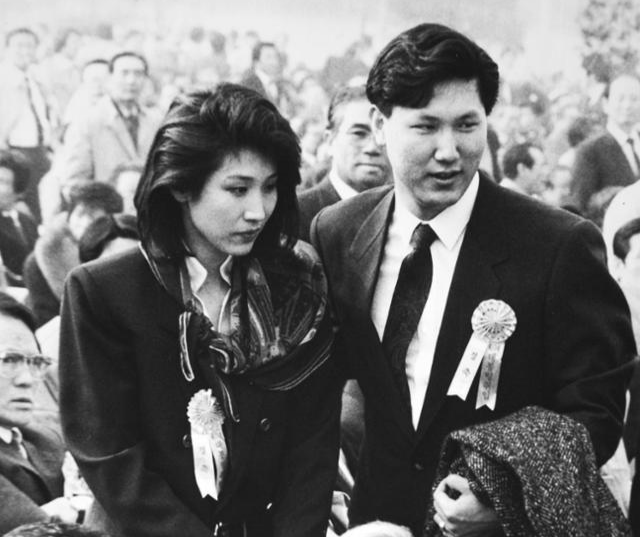 1988년 2월 열린 노태우 대통령 취임식에 참석한 딸 노소영(왼쪽) 관장과 아들 노재헌씨. 한국일보 자료사진