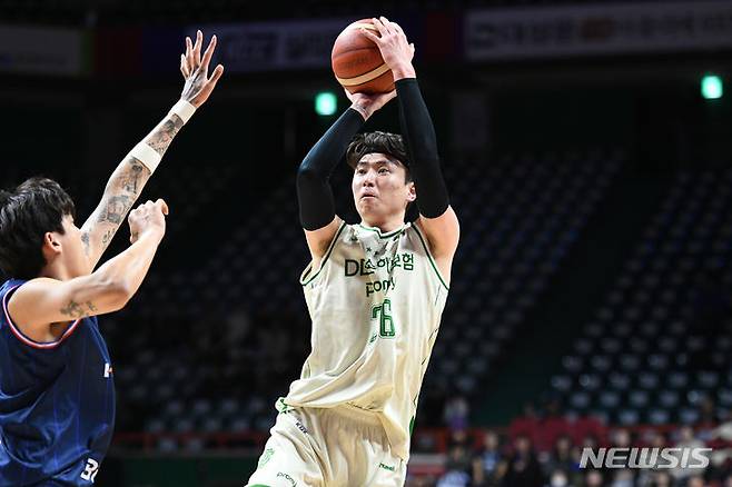 [서울=뉴시스]프로농구 원주 DB 주장 강상재. (사진=KBL 제공)