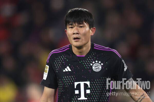 사진=게티이미지. 이번 시즌 바이에른 뮌헨으로 이적한 김민재는 시즌 초반에 붙박이 주전으로 활약했지만, 아시안컵 이후엔 벤치로 밀려났다. 계속되는 벤치행에 좌절감이 몰려올 수도 있겠지만, 김민재는 "많은 것을 배우고 있다"라며 의연한 모습을 보였다.