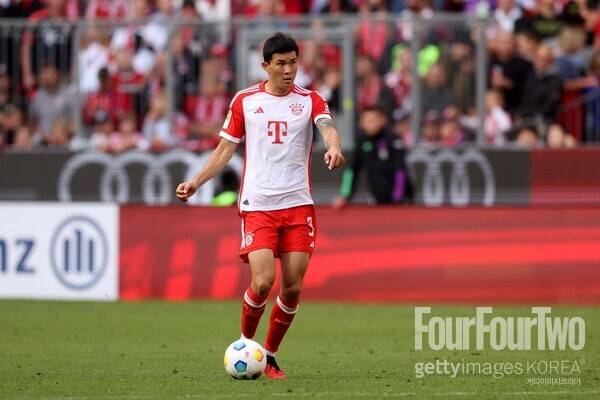 사진=게티이미지. 이번 시즌 바이에른 뮌헨으로 이적한 김민재는 시즌 초반에 붙박이 주전으로 활약했지만, 아시안컵 이후엔 벤치로 밀려났다. 계속되는 벤치행에 좌절감이 몰려올 수도 있겠지만, 김민재는 "많은 것을 배우고 있다"라며 의연한 모습을 보였다.