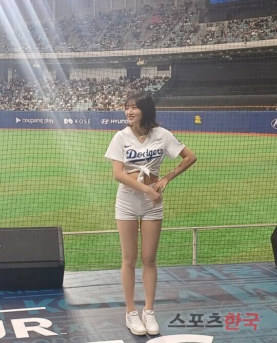 오타니를 응원하는 박소영 치어리더. ⓒ스포츠한국 이정철 기자