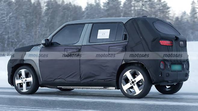 사진 : 현대차 캐스퍼 EV 테스트카 (출처=motor.es)