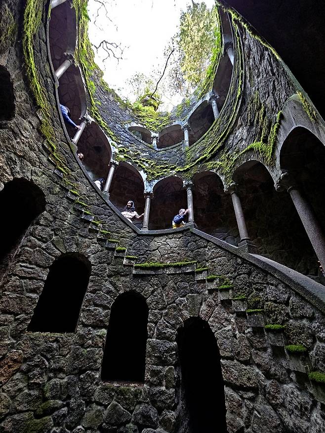 헤갈레이라 별장 지하 9층탑.