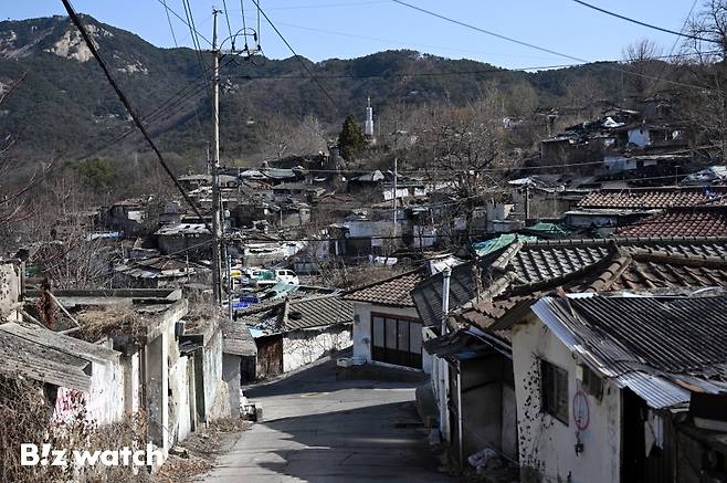 '서울의 마지막 달동네'로 불리는 서울 노원구 중계본동 백사마을이 약 15년 만에 주택재개발사업 관리처분계획 인가를 받았다./사진=이명근 기자 qwe123@