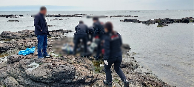 어제(17일) 발생한 해녀 익수 사고 구조 현장 (사진, 제주소방안전본부)