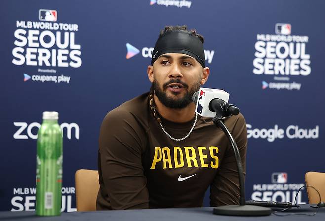 샌디에이고의 페르난도 타티스 주니어가 지난 16일 2024 MLB 월드투어 서울 시리즈를 앞두고 서울 고척스카이돔에서 기자회견을 하고 있다. 연합뉴스