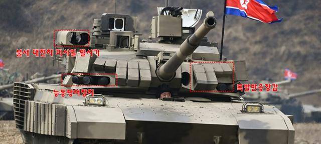 지난 13일 김정은 북한 국무위원장이 탱크병 대연합 부대 간의 대항 훈련 경기를 지도했다고 조선중앙TV가 14일 보도했다. 김 위원장은 훈련을 현지지도하고 신형 탱크를 조종하는 모습을 보이기도 했다. 조선중앙TV 캡처·뉴시스