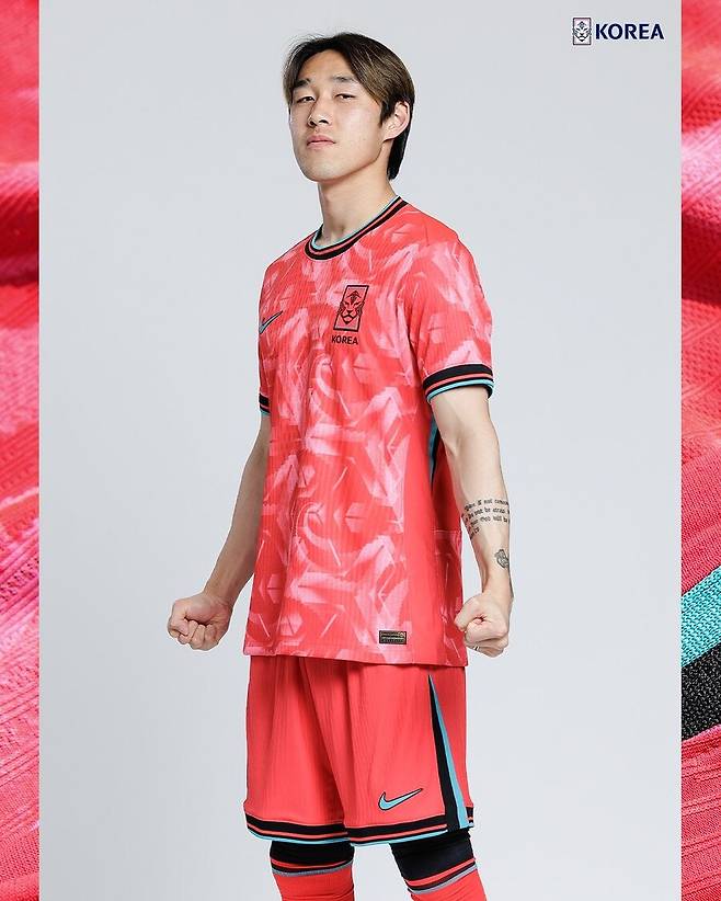 ▲ 19일 나이키는 한국의 전통 예술과 장인정신에서 착안한 디자인을 통해 새로운 세대에게 축구에 대한 빛나는 영감을 불어넣을 예정인 새로운 축구대표팀의 홈, 원정 유니폼을 발표했다. 대한축구협회도 선수들이 착용한 사진을 공개했다. ⓒ 대한축구협회