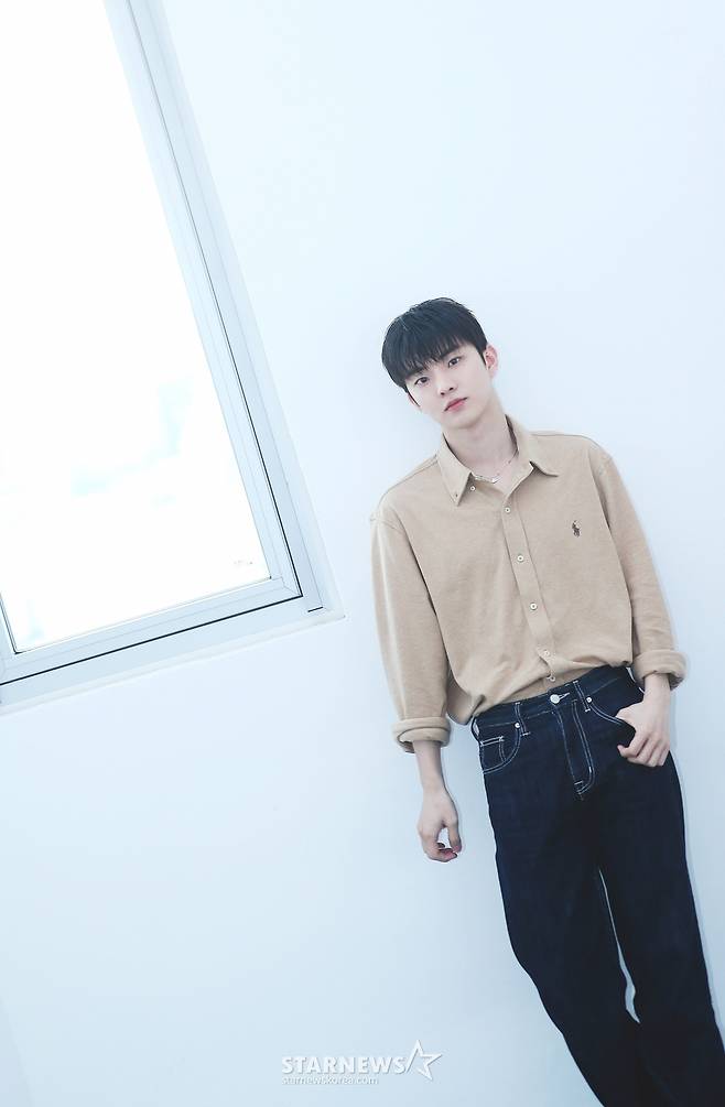 '큐티 보이' 더보이즈 큐, 더비 심쿵[★화보]