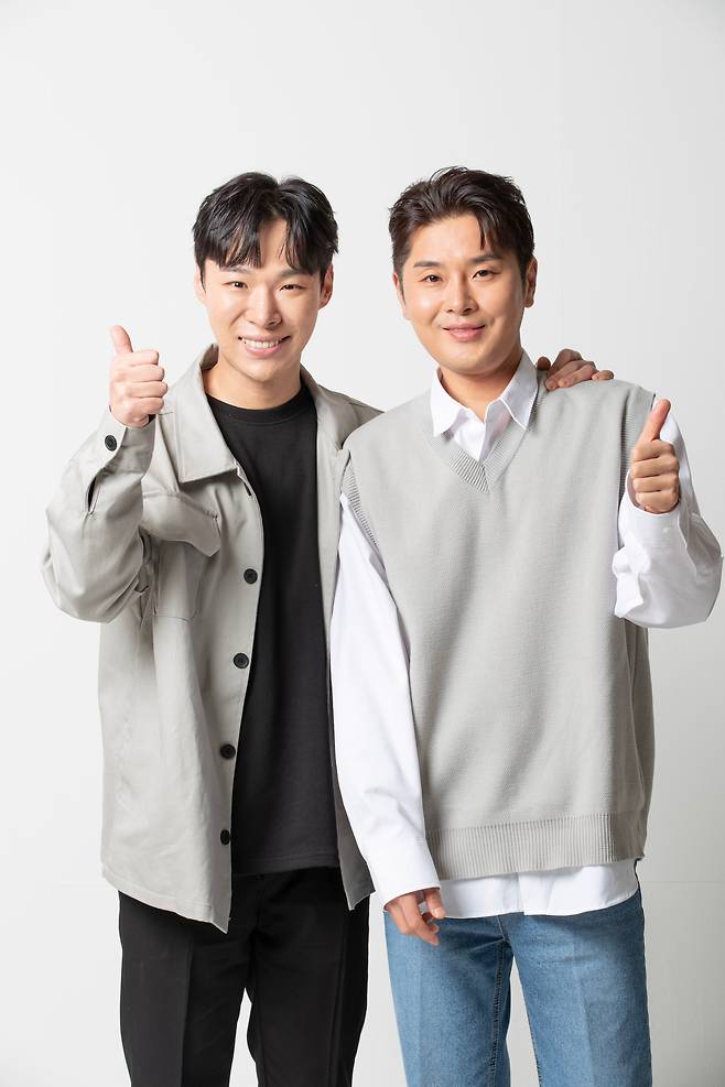 17일 서울 중구 조선일보사를 찾은 작곡가 듀오 '알고보니 혼수상태'의 김지환, 김경범 작곡가가 최근 마친 미스트롯3에 대해 얘기하고 있다. /이태경 기자