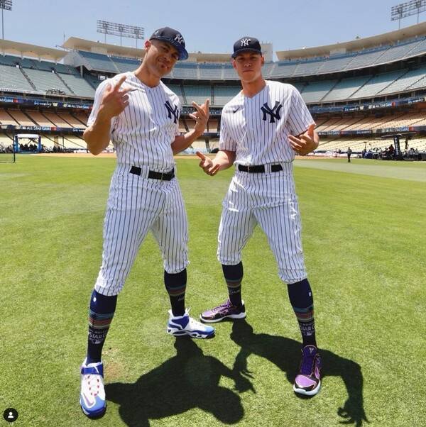뉴욕 양키스의 지안카를로 스탠튼(좌)과 애런 저지(우) 듀오가 2022년 올스타 게임을 앞두고 포즈를 취하고 이있다. 사진┃지안카를로 스탠튼 SNS