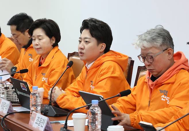 개혁신당 이준석 대표가 20일 국회에서 열린 최고위원회의에서 발언하고 있다.