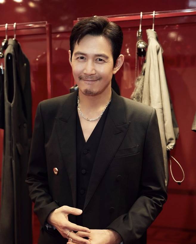 오는 6월5일 공개하는 디즈니+ 오리지널 시리즈 '애콜라이트'로 스타워즈 세계관에 입성한 배우 이정재. 사진출처=이정재 SNS