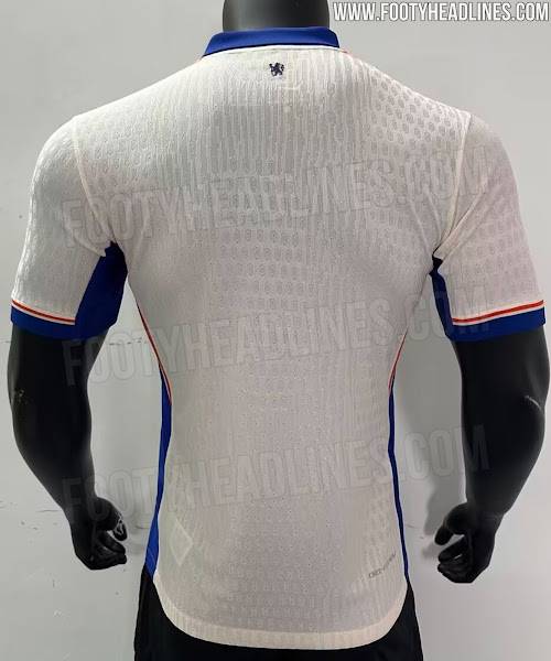 사진=푸티 헤드라인스.&nbsp;첼시의&nbsp;2024-25시즌&nbsp;어웨이&nbsp;유니폼&nbsp;디자인이&nbsp;유출됐다.&nbsp;마치&nbsp;이번&nbsp;잉글랜드&nbsp;국가대표팀&nbsp;유니폼이&nbsp;연상되는&nbsp;디자인이다.