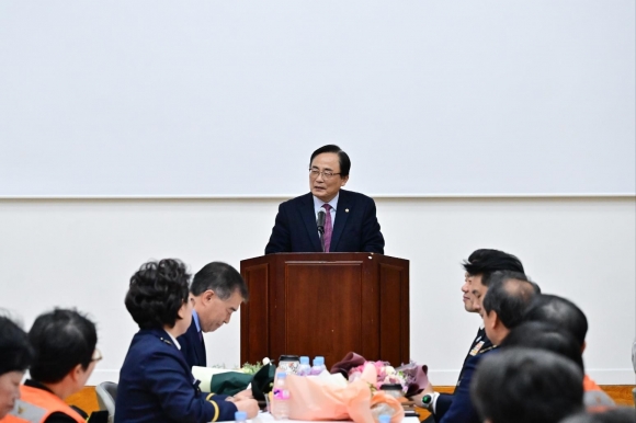 강남소방서에서 개최된 ‘제3회 의용소방대의 날’ 기념행사에서 김형재 의원이 축사하고 있다.