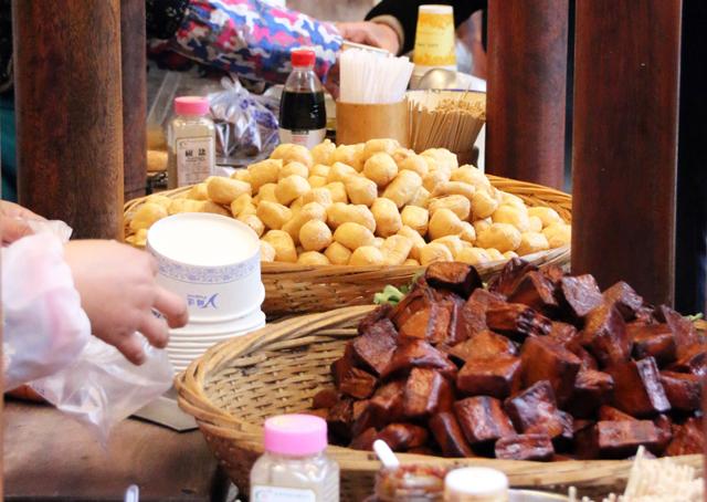 저장성 닝보의 동씨 집성촌 전동고진은 전통적으로 내려오는 세 가지 두부 요리가 마을의 보물이다. ⓒ최종명