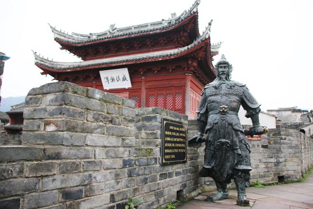 닝보 샹산 석포어항에 척계광 동상이 세워져 있다. ⓒ최종명