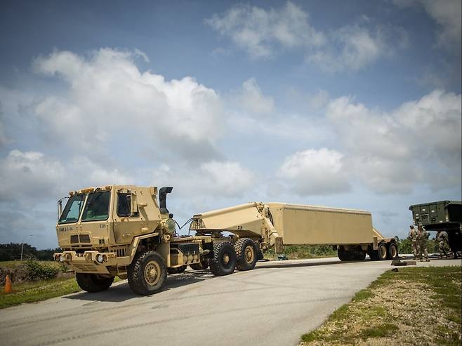 11~15일(현지시간) 괌에서 실시된 사드(THAAD) 포대 평가 훈련에서 레이더가 이동 배치되고 있다. 미 인도태평양사 홈페이지