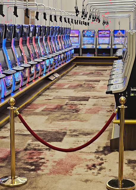 ▲필리핀 마닐라 헤리티지 카지노에 올해 설치된 슬롯머신은 계약된 강원랜드 제품이 아니라 호주산 슬롯머신으로 확인되고 있다. 슬롯머신 게임은 온라인 게임용으로 운영될 것으로 알려졌다. ⓒ프레시안