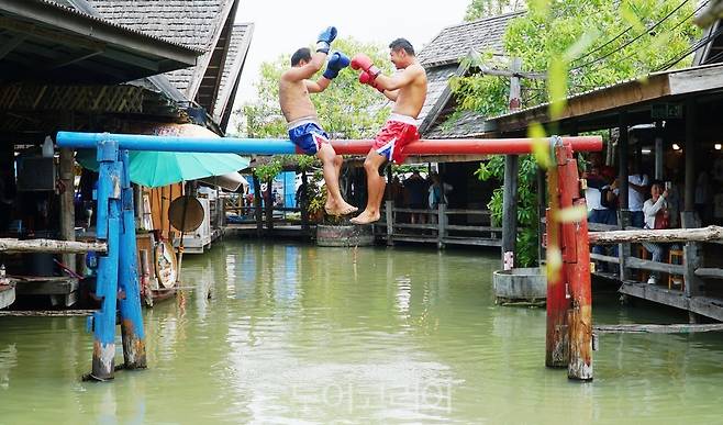 무에타이 쇼가 흥미를 돋운다 (사진. 김관수)