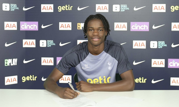 칼럼 올루세시(토트넘홋스퍼 U18). 토트넘홋스퍼 홈페이지 캡처